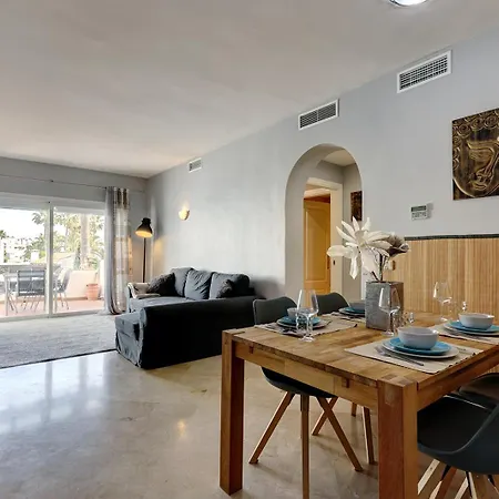 Charming Beach Side Holiday Apartment Estepona