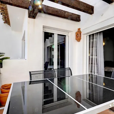Charming Beach Side Holiday Apartment Estepona